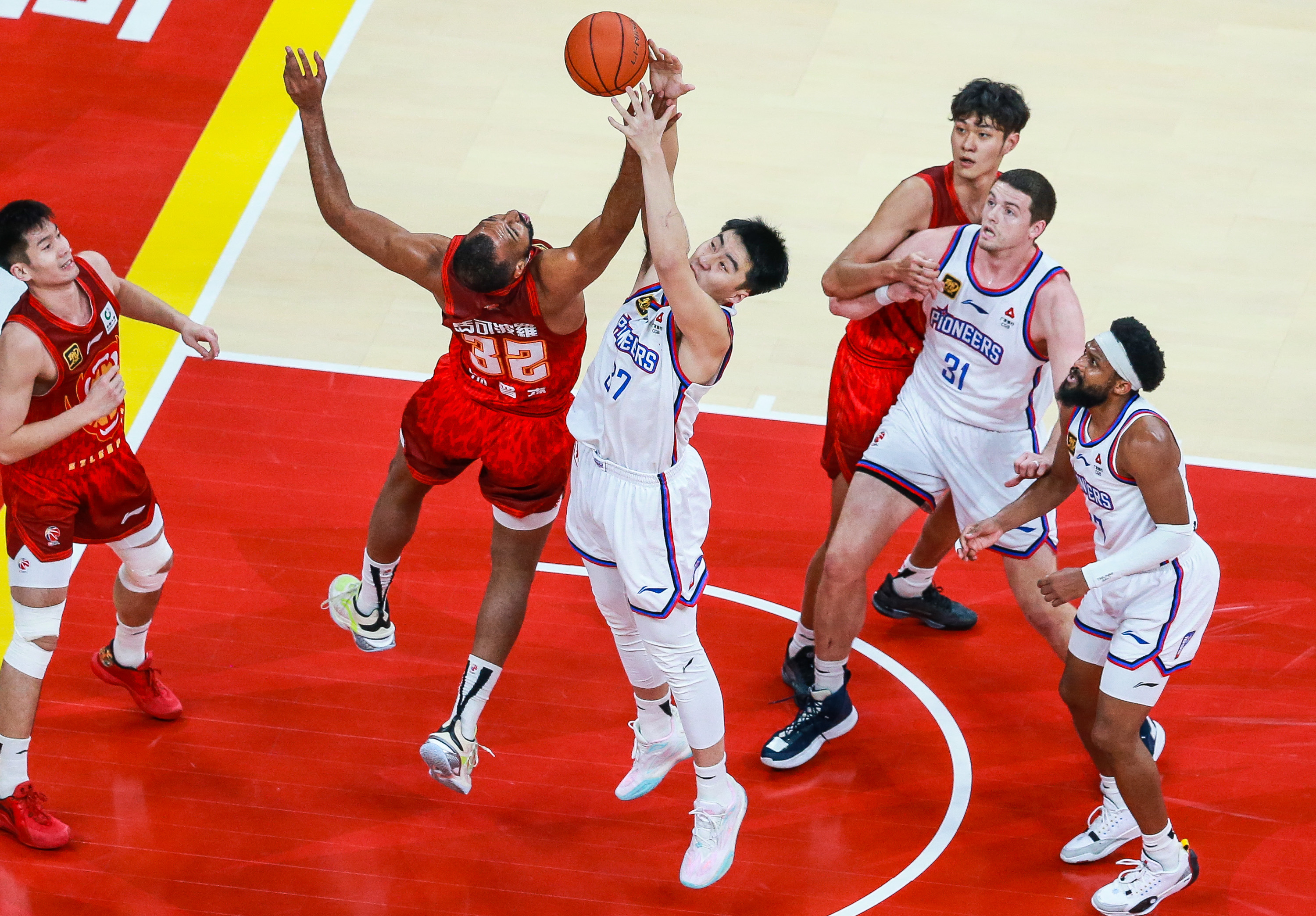 关于冲刺阶段CBA常规赛焦点战；莱比锡远射贴柱；震撼外界；训练强度明显提升的信息