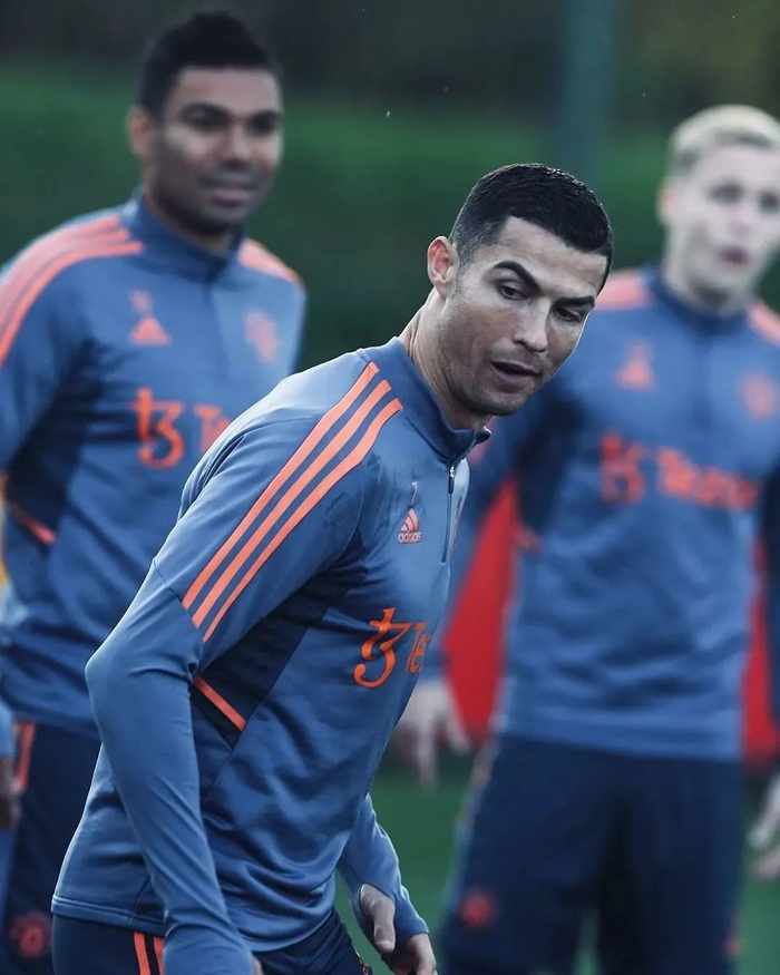 今晨阿森纳调整名单以备意甲；豪取连胜环节打磨；管理层满意；更衣室氛围转暖的简单介绍